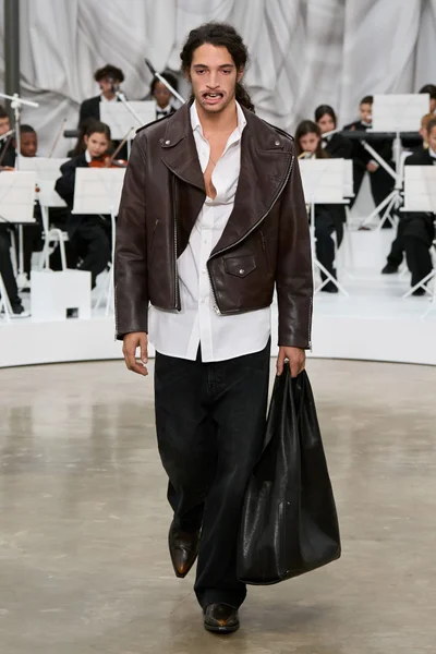 Look 29
